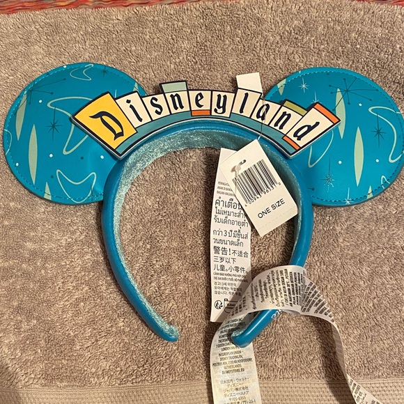 Retro Disneyland Mickey Mouse Ears - Picture 1 of 4